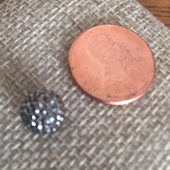 DONATED Carbon grey sparkly ball studs - Picture 4 of 6